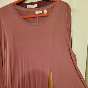 XL LOGO Tunic. Pink/Mustard accent in pleat.
